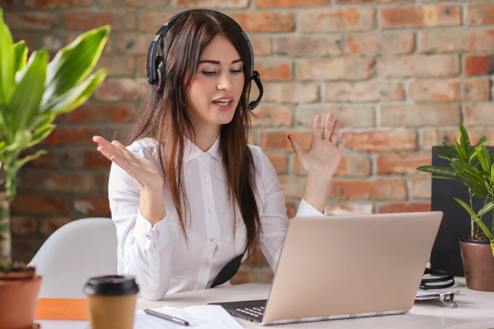 woman customer service with laptop